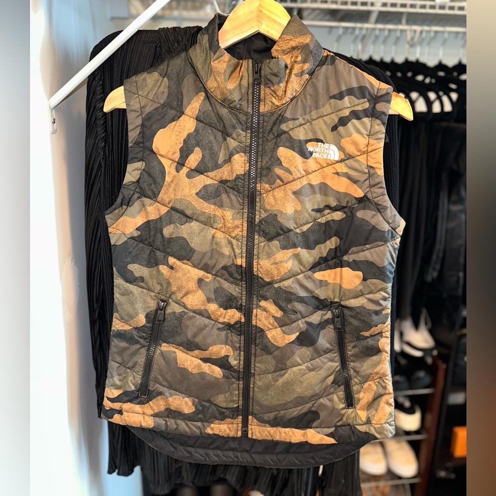 The North Face Women’s Tamburello Camo Puffer Vest size Small